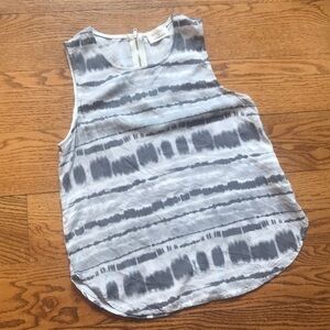 Everly by Francesca’s Top